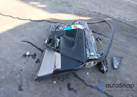 2017 Toyota Rav4 Xle z USA, uszkodzony, nr VIN JTMRFREV3HD214645